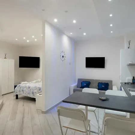 House Giulia Neapel